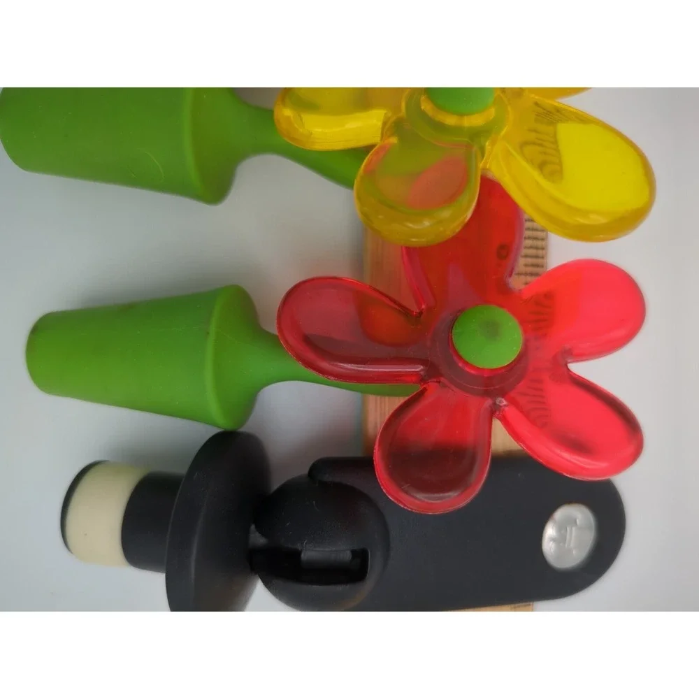 The Unbranded Brand lot barware